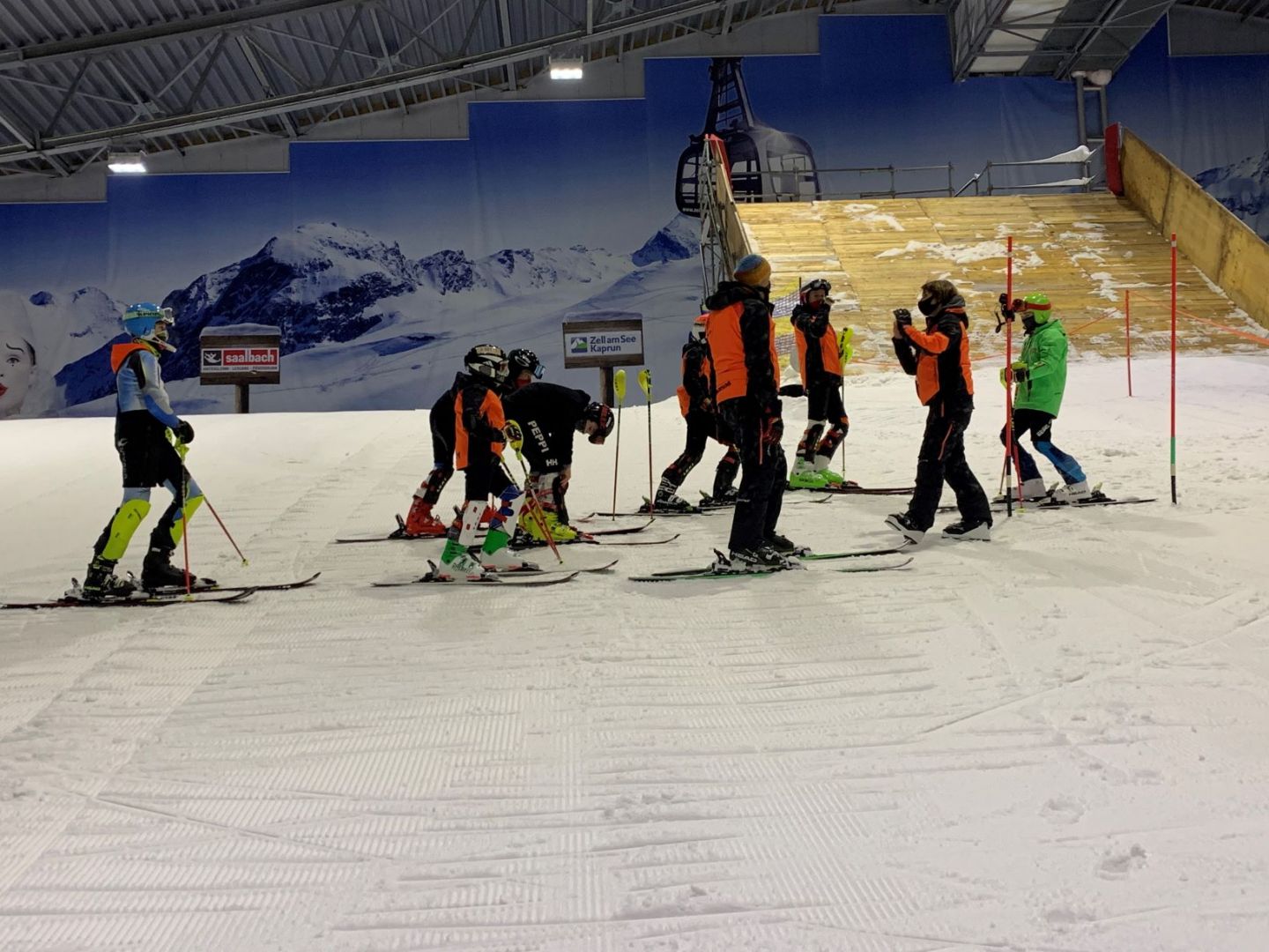 Halle Neuss am Start